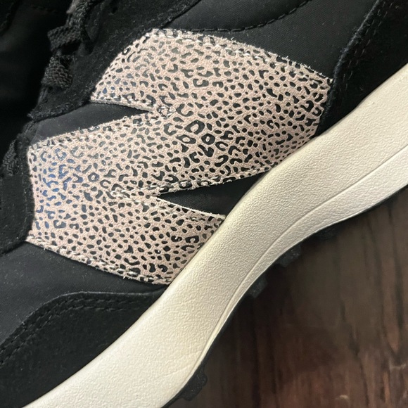 Women's New Balance 327 Sneakers - Picture 10 of 10